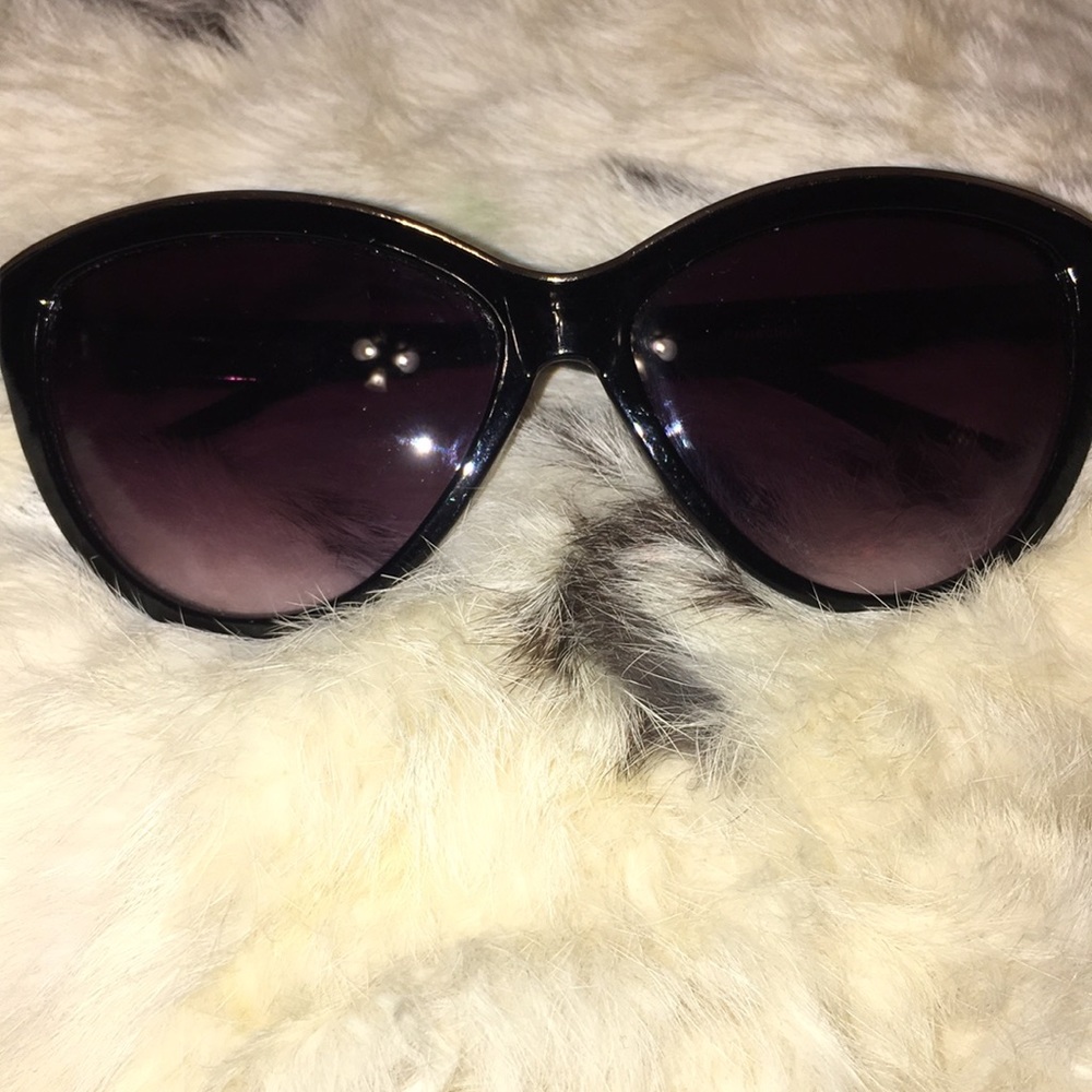 Semi cat eye style